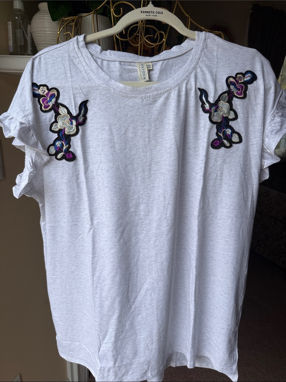 Hayden light gray Embroidered Flower Tee tunic with ruffle short sleeves L nwt
